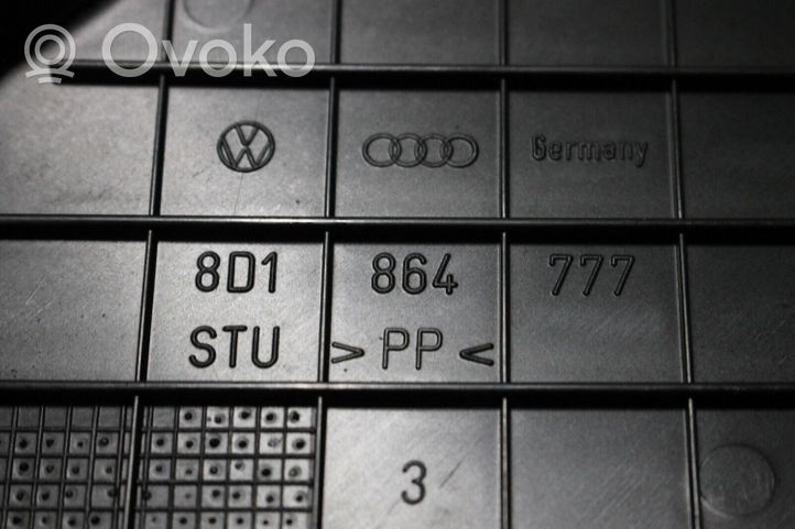 Audi A4 S4 B5 8D Podnóżek 8D1864777