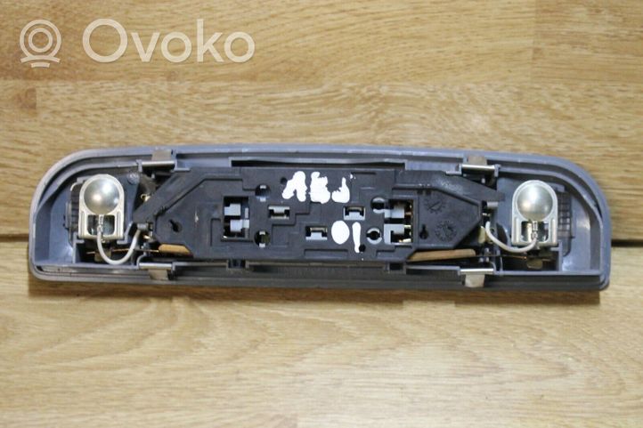 Audi A4 S4 B5 8D Lampka podsufitki tylna 8D0947111A