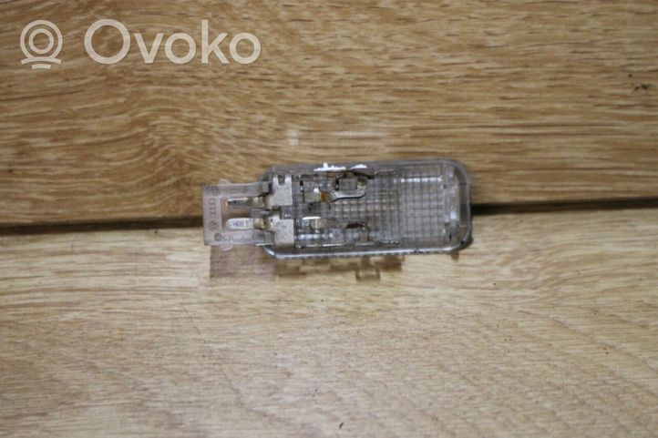 Audi A4 S4 B5 8D Altre luci abitacolo 4B094745