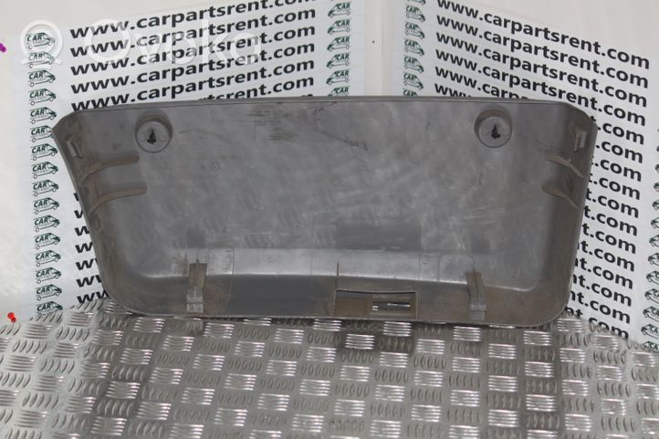 Volkswagen Crafter Rivestimento del pannello della portiera anteriore A9067270471