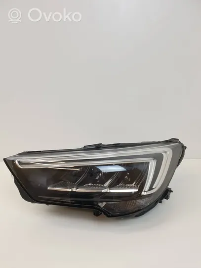 Opel Crossland X Lampa przednia 39153538