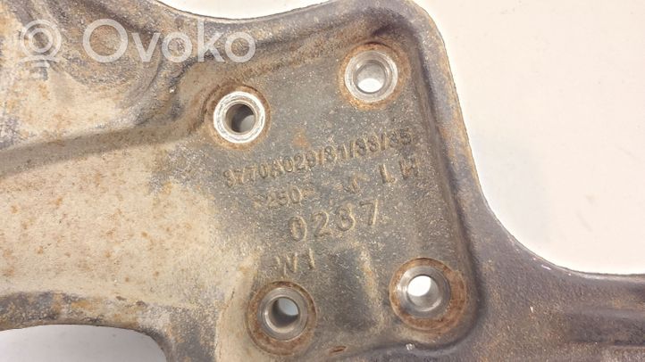 Mitsubishi Eclipse Cubo de rueda trasera 3770A029