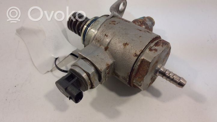 Audi Q3 8U Fuel injection high pressure pump 06J127025G