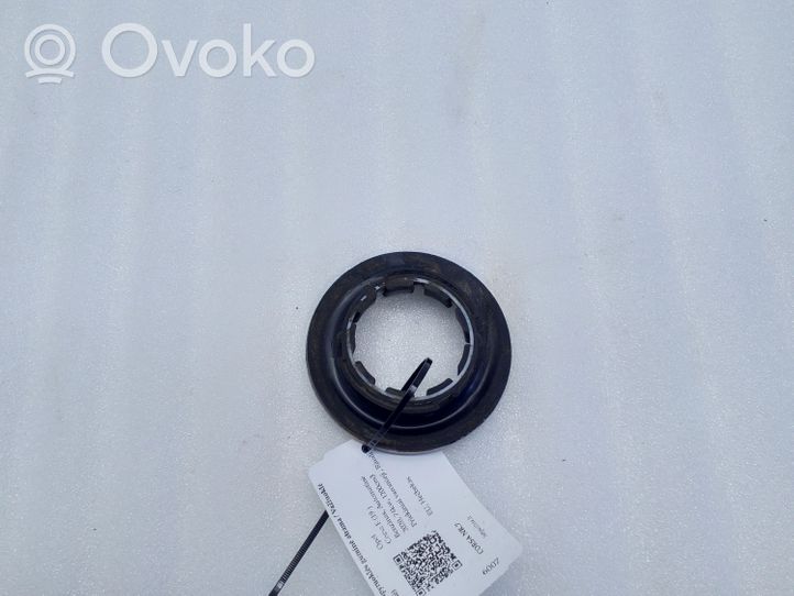 Opel Corsa F Podkładka / Gniazdo sprężyny tylnej 9829870880