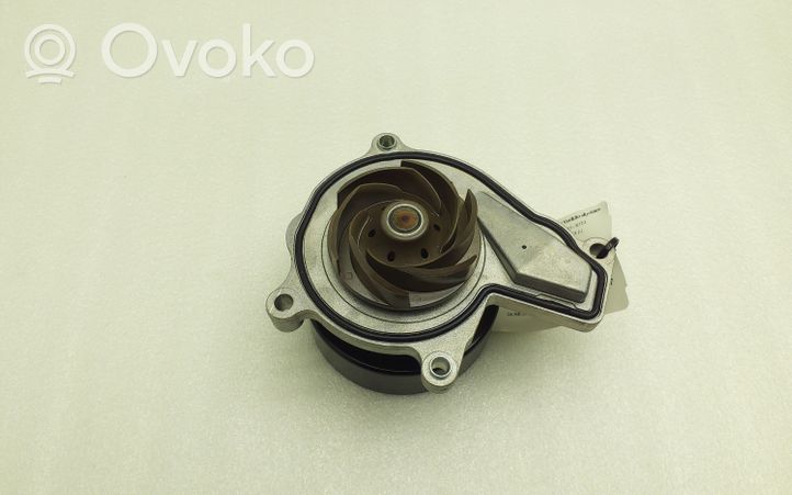 BMW 2 F46 Vesipumppu A121350