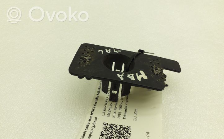 Mercedes-Benz A W176 Support de capteur de stationnement arrière PDC A1768852756