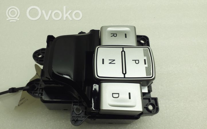 Hyundai Kona I Manetki / Pokrętła / Łopatki zmiany biegów 467W0K4900