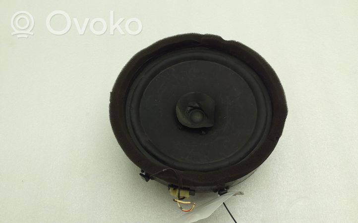 Mitsubishi L200 Rear door speaker 8720A017