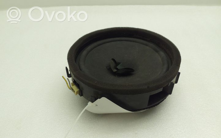 Mitsubishi L200 Rear door speaker 8720A017