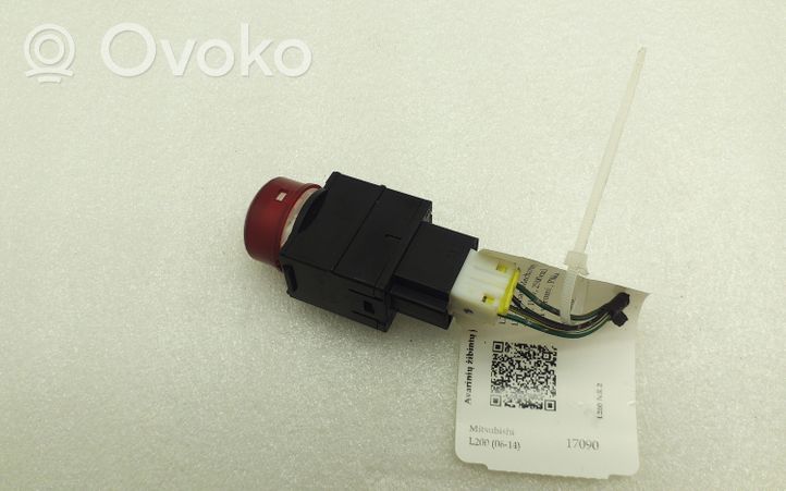 Mitsubishi L200 Hazard light switch 