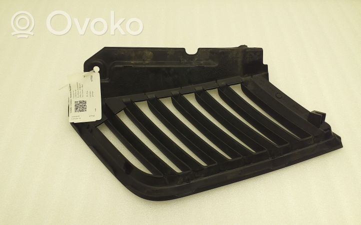 Mitsubishi L200 Grille calandre supérieure de pare-chocs avant MN142328