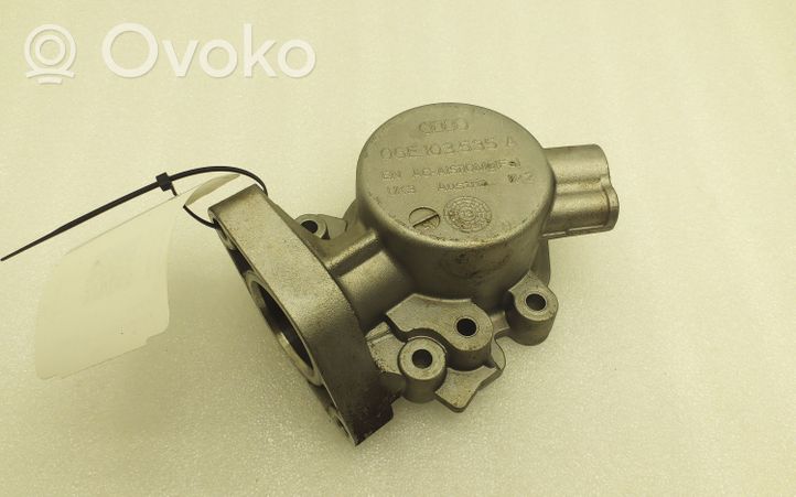 Porsche Cayenne (92A) Supporto della pompa del carburante 06E103535A