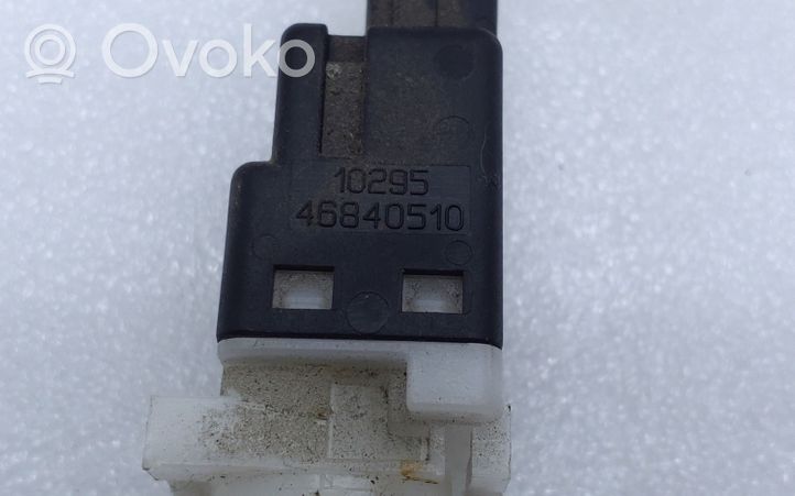 Alfa Romeo 159 Brake pedal sensor switch 46840510