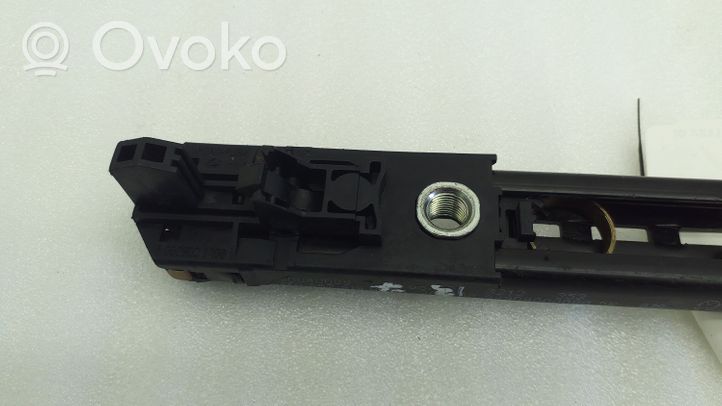 Volkswagen PASSAT B7 Rail de réglage hauteur de ceinture de sécurité 1T0857819B