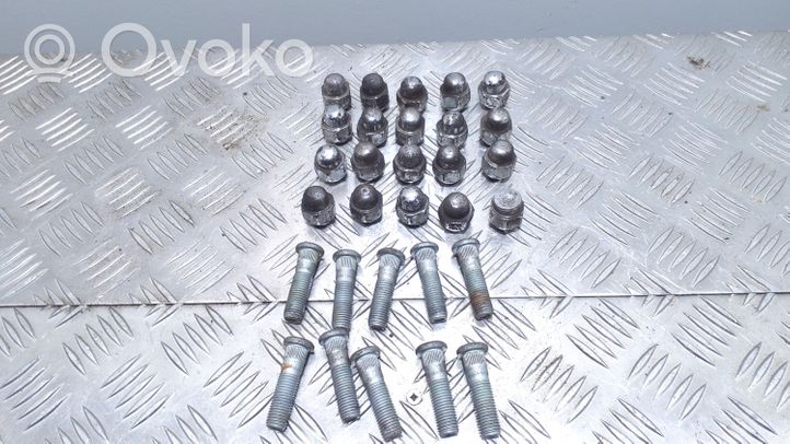 KIA Sportage Nuts/bolts 