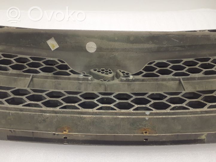 Hyundai Santa Fe Front bumper upper radiator grill E865612B000