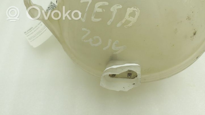 Volkswagen Jetta VI Coolant expansion tank/reservoir 5C0121407A