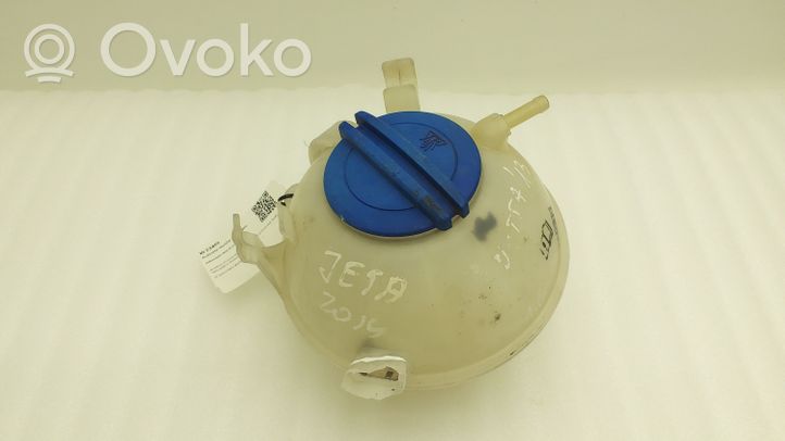 Volkswagen Jetta VI Coolant expansion tank/reservoir 5C0121407A