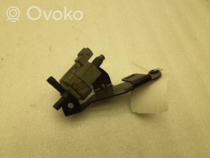 Jaguar XJ X351 Turbo solenoid valve 722687