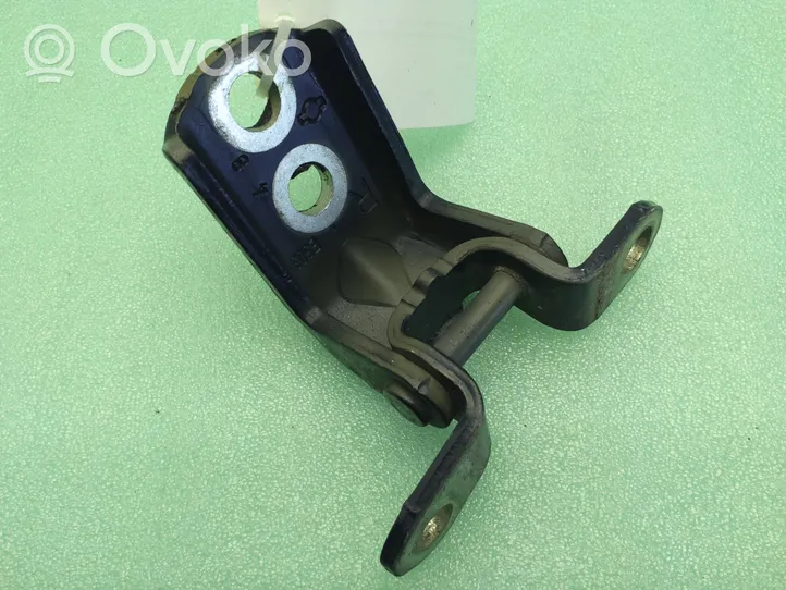 Nissan Pulsar Front door upper hinge 