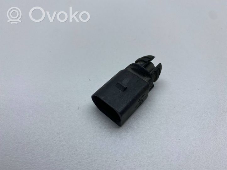 Audi A3 S3 A3 Sportback 8P Outside/exterior temperature sensor 8Z0820535