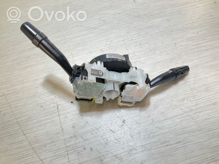 Toyota Camry Interruptor/palanca de limpiador de luz de giro 8431033520