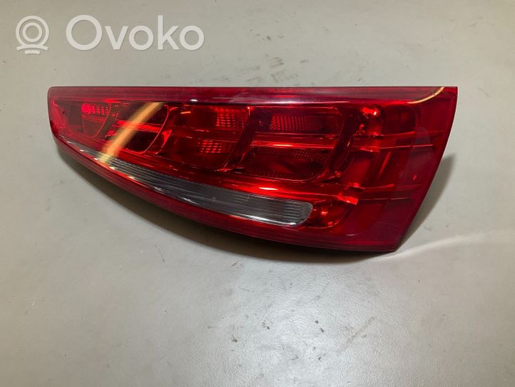 Audi Q3 8U Luci posteriori del portellone del bagagliaio 8U0945094