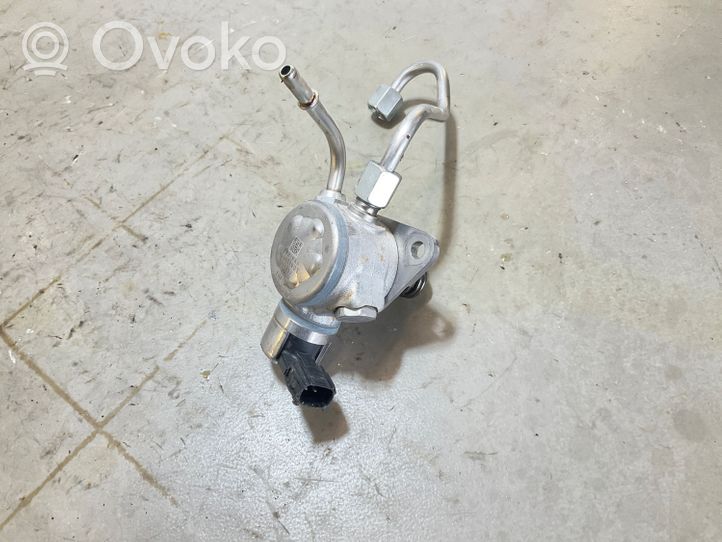 Volvo XC40 Fuel injection high pressure pump 31437903