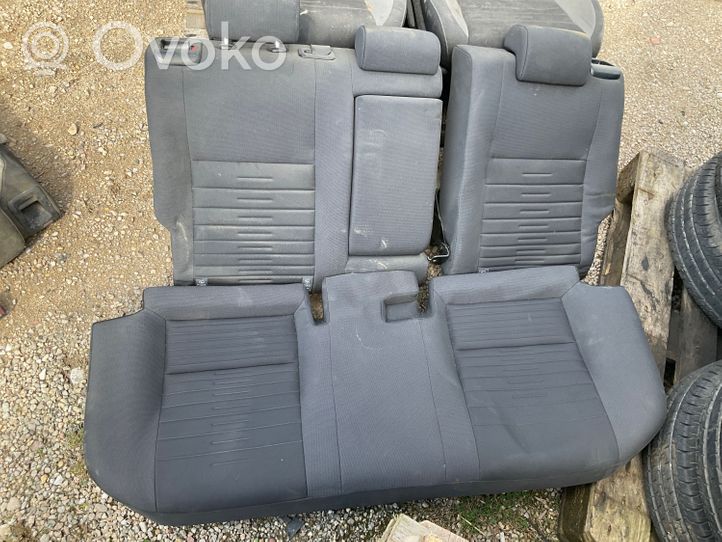 Toyota Auris E180 Kit intérieur 