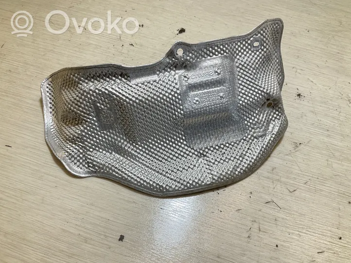 Volvo XC40 Heat shield in engine bay 32221227