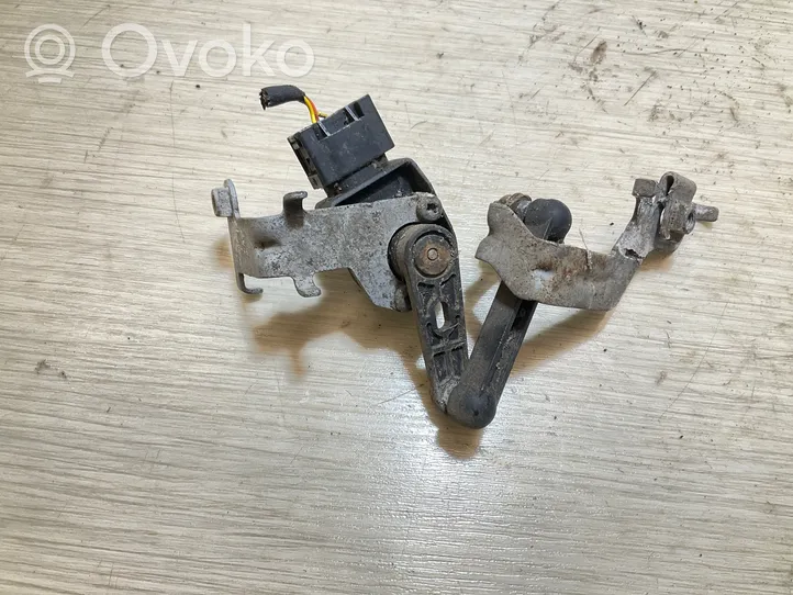 Volvo XC40 Sensore di livello faro/fanale 32221477