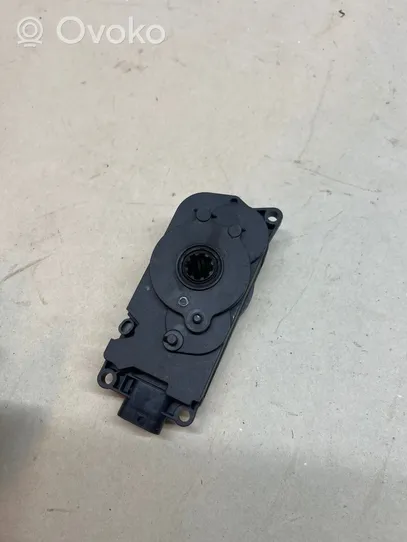 BMW 4 G22 G23 G24 G26 Silnik deflektora powietrza chłodnicy 21128P09526