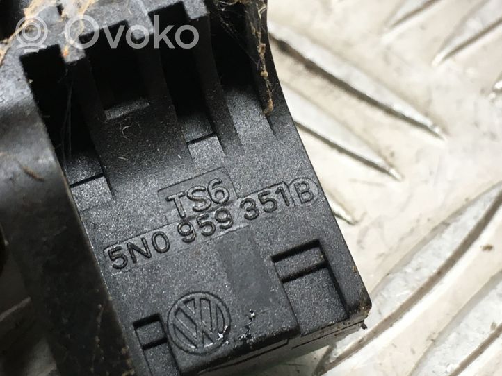 Volkswagen Tiguan Airbag deployment crash/impact sensor 5N0959351B