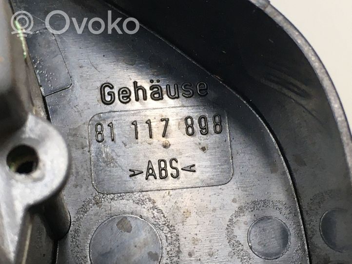 Audi A4 S4 B5 8D Spidometras (prietaisų skydelis) 81117898