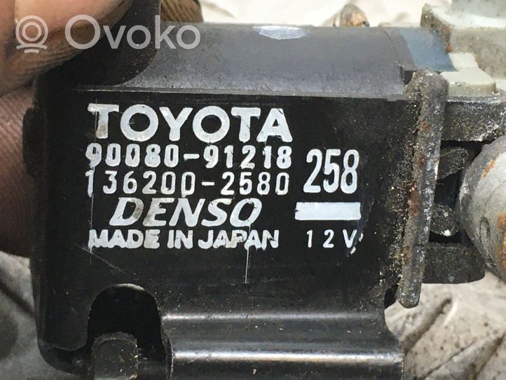 Toyota Corolla E120 E130 Zawór podciśnienia / Elektrozawór turbiny 1362002580