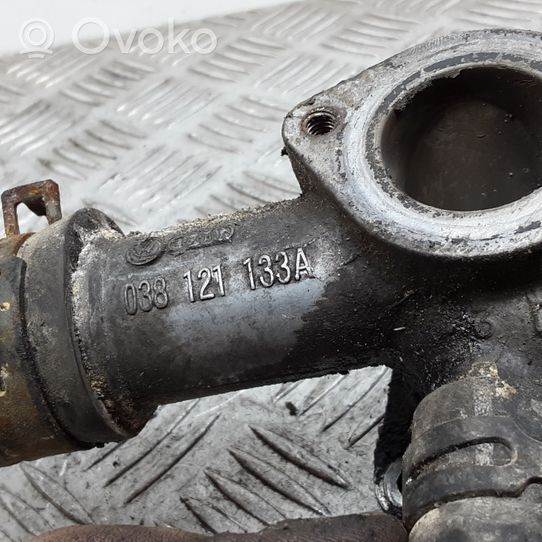 Audi A4 S4 B5 8D Termostat / Obudowa termostatu 038121133A