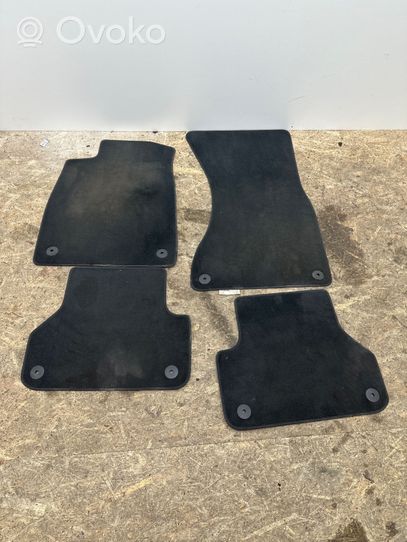 Audi A4 S4 B9 Set di tappetini per auto 