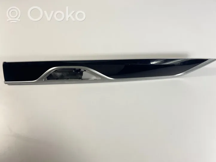 BMW 7 G11 G12 Rivestimento della portiera posteriore 8077758