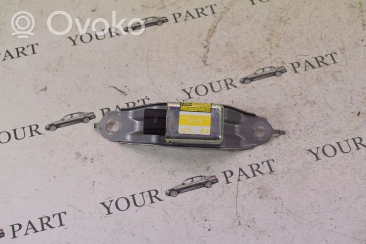 Toyota Prius (XW20) Sensore d’urto/d'impatto apertura airbag 8983347030