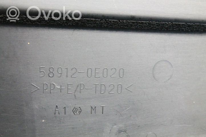 Lexus RX 330 - 350 - 400H Keskikonsolin takasivuverhoilu 589120E020