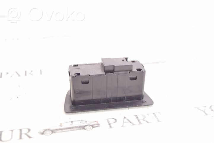 BMW X3 F25 Takaluukun avauskytkimen painike/kytkin 9162645