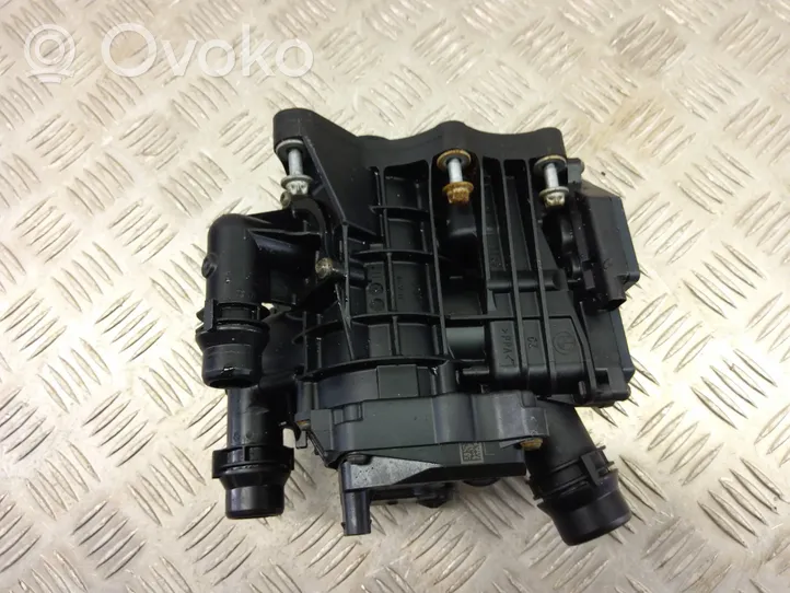 BMW X3 G01 Termostat / Obudowa termostatu 8642560