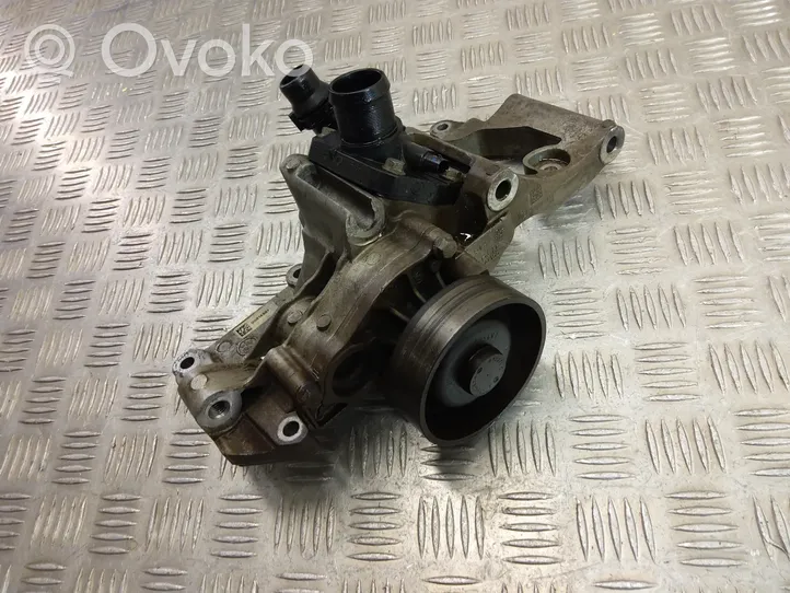 BMW X1 F48 F49 Alloggiamento termostato 8601366