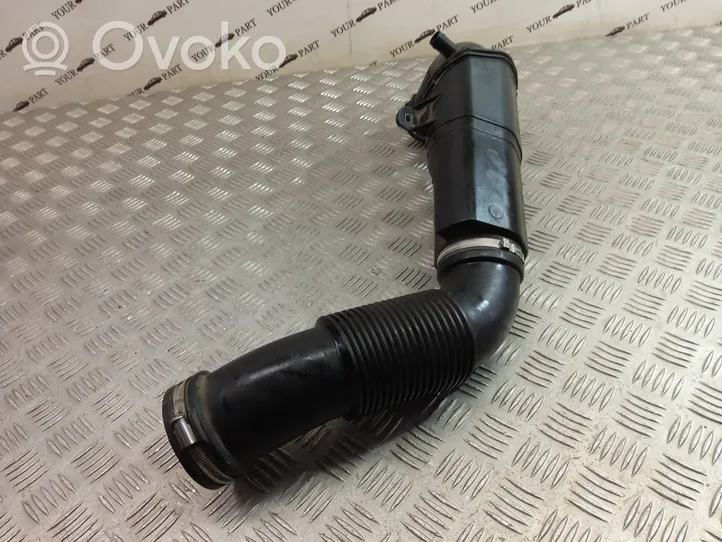 BMW X1 F48 F49 Turboahtimen ilmanoton letku 7619268