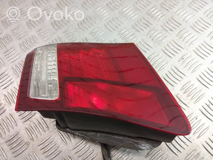 Lexus LS 460 - 600H Lampy tylnej klapy bagażnika 