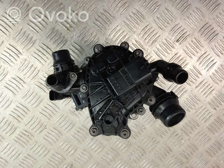 BMW X1 F48 F49 Termostaatin kotelo 8631943