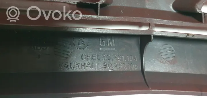 Opel Corsa A Grotelės viršutinės GM