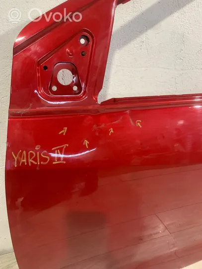 Toyota Yaris XP210 Drzwi przednie 