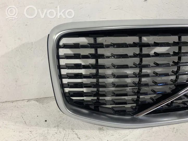 Volvo XC60 Grille calandre supérieure de pare-chocs avant 