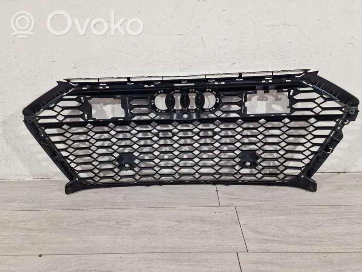 Audi RS6 C8 Grille calandre supérieure de pare-chocs avant 4K8853651F